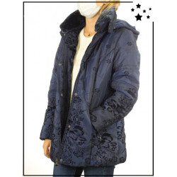 Manteau bleu fleuri