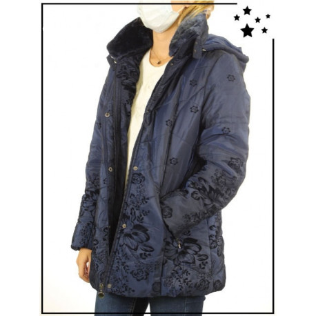 Manteau bleu fleuri Manteau bleu fleuri
