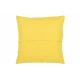 Coussin brodé de fleurs sur fond jaune