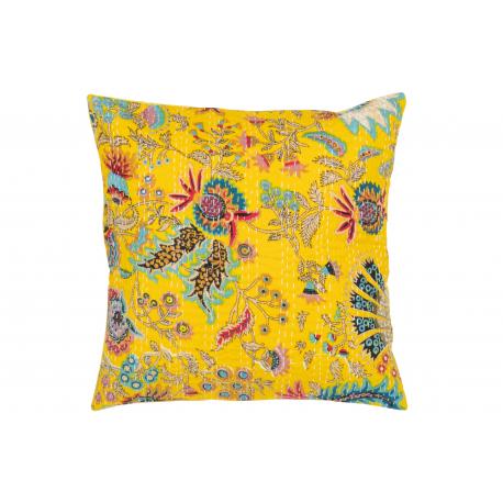 Coussin brodé de fleurs sur fond jaune