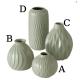 Vase Zalina en porcelaine vert mat